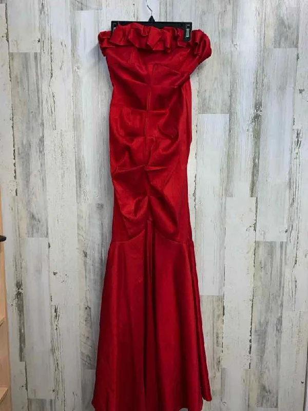 JUMP APPAREL Dresses and Skirts Size 3/4 Red LONG Dress/RED STRAPLESS RUCHED BOD Tunics Wedding white JUMP APPAREL Dresses and Skirts Size 3/4 Red LONG Dress/RED STRAPLESS RUCHED BOD Tunics Wedding white